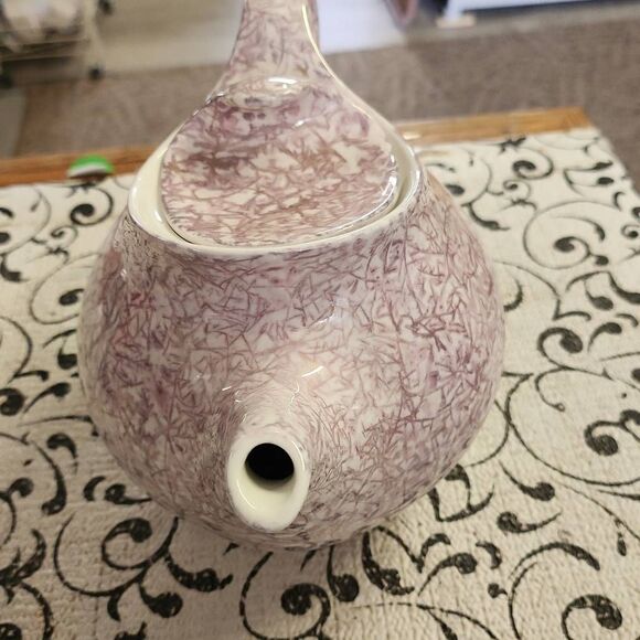 Lilac Patterned Tea Pot - Picture 2 of 9